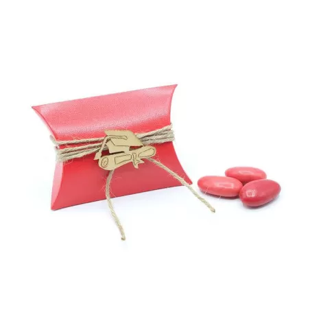 Astuccio portaconfetti busta rosso con applicazione tocco laurea in legno Scotton - 1