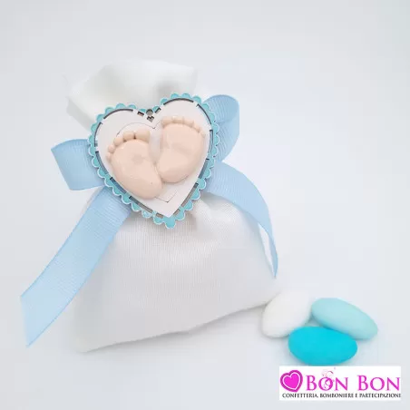 Bomboniera nascita e battesimo magnete cuore piedini boy con sacchetto Royal Gifts - 1