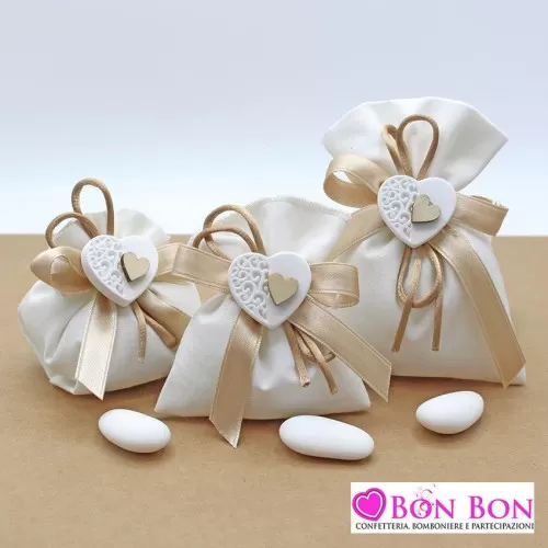 Sacchetti matrimonio linea lino panna con cuore legno Liete Creazioni - 1