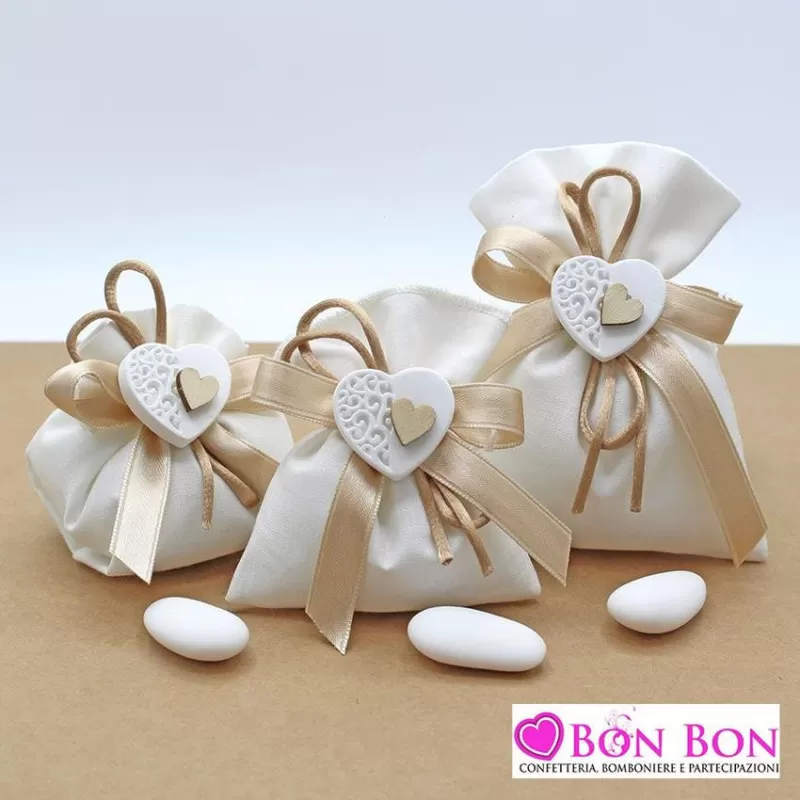Sacchetti matrimonio linea lino panna con cuore legno Liete Creazioni - 1
