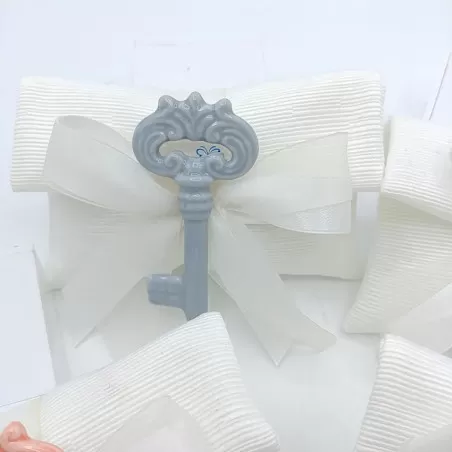 Bomboniera matrimonio magnete chiave colorata con sacchetto Encantada - 5