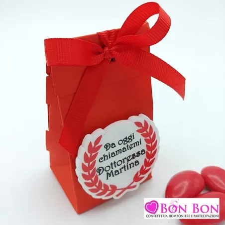 Astuccio e portaconfetti laurea in cartoncino rosso con magnete alloro personalizzato - 2