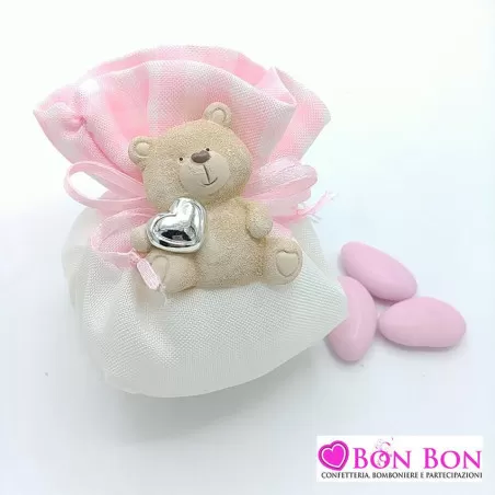 Magnete orsetto resina con fagotto bicolore bianco e quadrucci rosa - 1