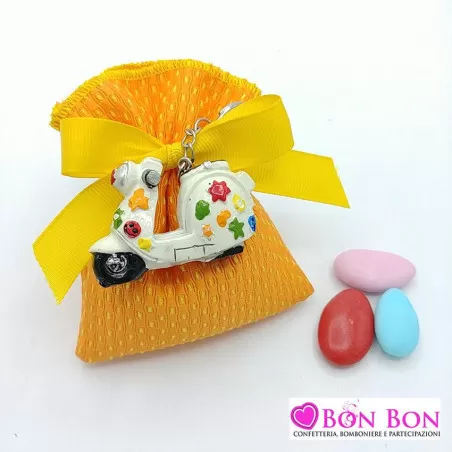 Bomboniera in offerta portachiavi vespa con sacchetto Royal Gifts - 1