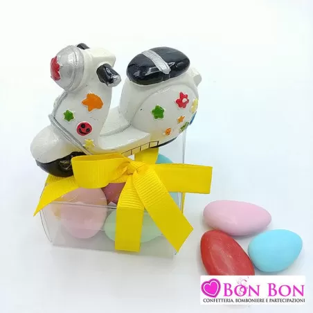 Bomboniera in offerta vespa confezionata con scatolina trasparente Royal Gifts - 2