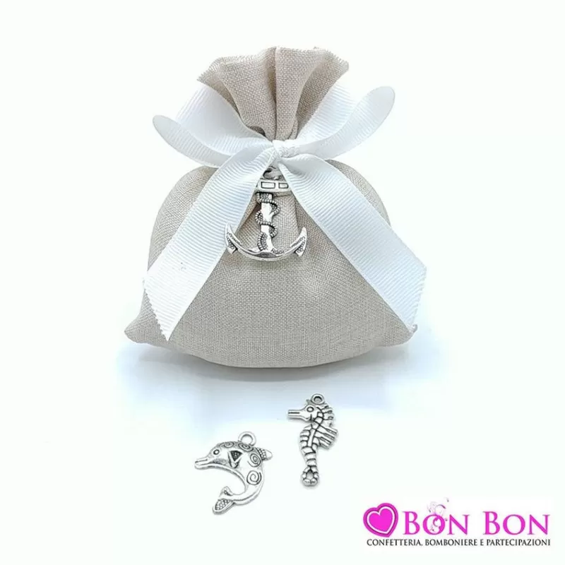 Sacchetto matrimonio in tessuto tortora con applicazione marina in metallo - 1