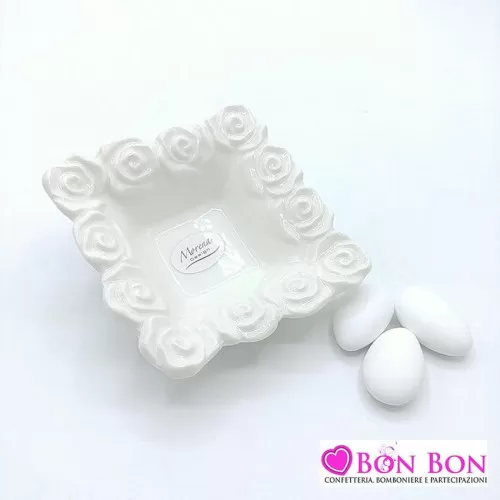 Bomboniera matrimonio piattino quadrato con fiori porcellana bianca Morena - 1