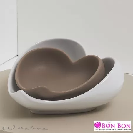 Bomboniera matrimonio claraluna 2021 piatto cuore a due bianco e tortora 21082 Claraluna - 1
