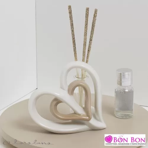 Bomboniera matrimonio claraluna 2021 profumatore cuori bianco e tortora 21142 Claraluna - 1