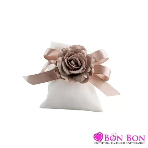 Sacchetto matrimonio bianco con rosa velluto tortora Royal Gifts - 1
