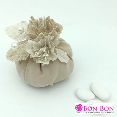 Sacchetto matrimonio fagotto con base tonda e fiore con rosa - 1
