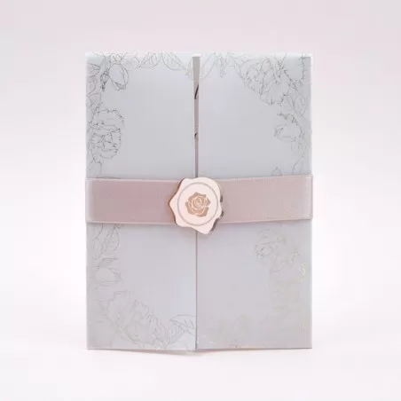 Partecipazione matrimonio con carta pergamenata e rosa in plex Alessia Partecipazioni - 1