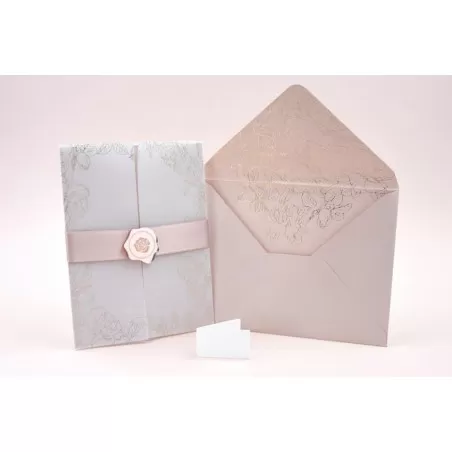 Partecipazione matrimonio con carta pergamenata e rosa in plex Alessia Partecipazioni - 3