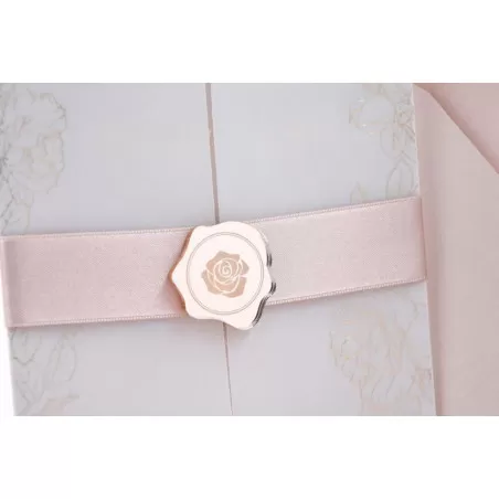 Partecipazione matrimonio con carta pergamenata e rosa in plex Alessia Partecipazioni - 4