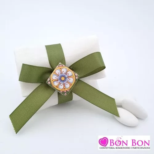 Sacchetto matrimonio tema siciliano busta lettera in lino panna con mattonella maiolica verde Liete Creazioni - 1