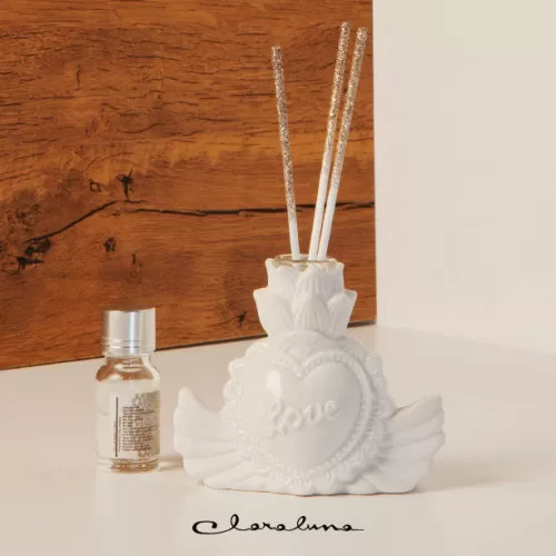 Bomboniera matrimonio claraluna 2023 profumatore cuore con ali bianco piccolo Claraluna - 1