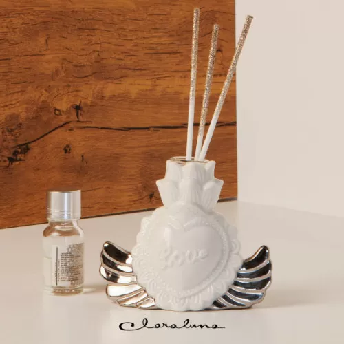 Bomboniera matrimonio claraluna 2023 profumatore cuore con ali argento piccolo Claraluna - 1