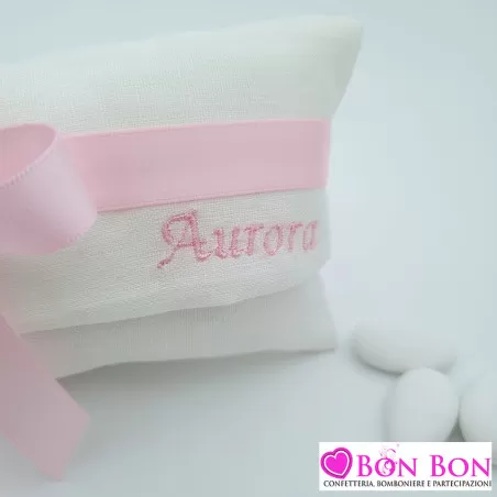 Sacchetto per nascita e battesimo busta letttera in lino con nome ricamato Liete Creazioni - 2