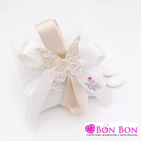 Sacchetto porta confetti matrimonio busta lino panna con merletto e farfalla - 1