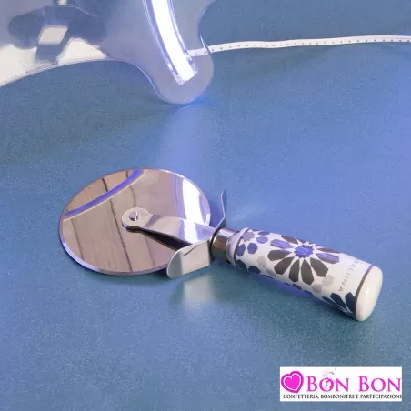 Bomboniera matrimonio tagliapizza fiori blu e grigio Claraluna - 1