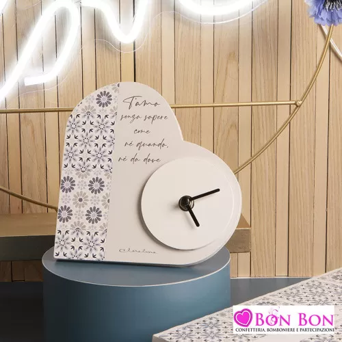 Bomboniera matrimonio orologio a forma di cuore in legno Claraluna - 1