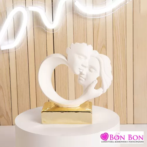 Bomboniera matrimonio coppia innamorati su base oro Claraluna - 1