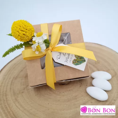 Scatolina porta confetti matrimonio avana con finestra e 9 confetti Scotton - 1