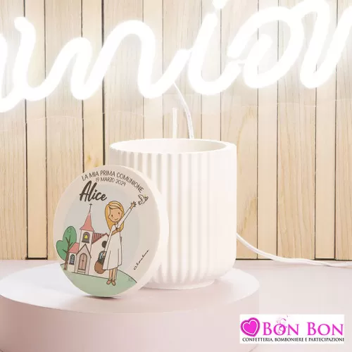 Bomboniera prima comunione candela con disegno bimba con chiesa Claraluna - 1
