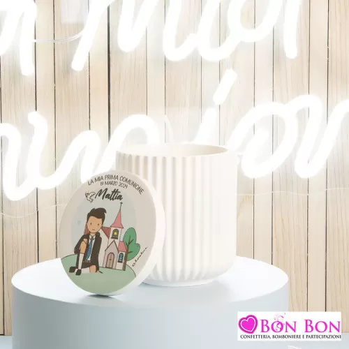 Bomboniera prima comunione candela con disegno bimbo con chiesa Claraluna - 1