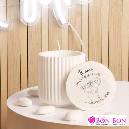 Bomboniera matrimonio candela con disegno innamorati Claraluna - 1