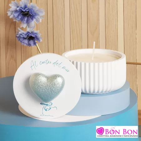 Bomboniera battesimo scatola bassa con cuore azzurro e candela Claraluna - 1