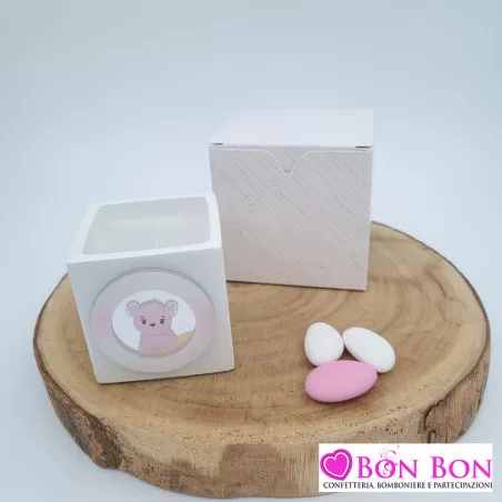 Bomboniera nascita e battesimo candela cubo con applicazione orsetto in plex Melograno - 1