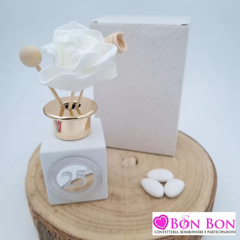 Bomboniera nozze d´argento profumatore cubo con decoro in plex argentato Melograno - 1