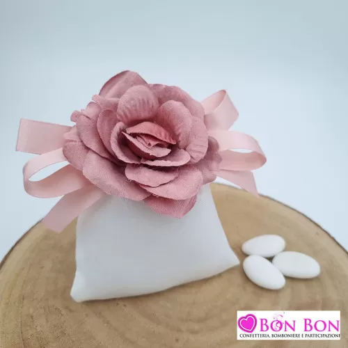 Sacchetto matrimonio busta panna con rosa in velluto rosa antico Royal Gifts - 1