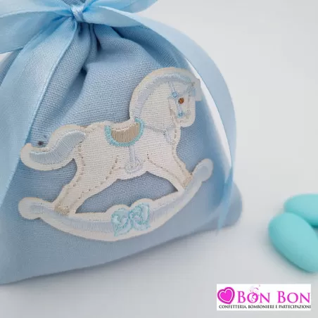 Sacchetto per battesimo busta celeste con cavallino in tessuto Cupido - 2