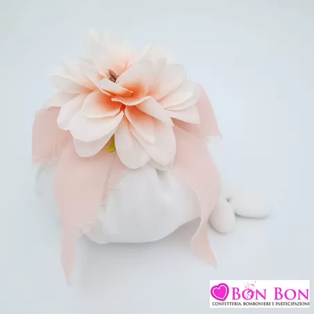 Sacchetto matrimonio fagotto raso panna con dalia pesca - 1