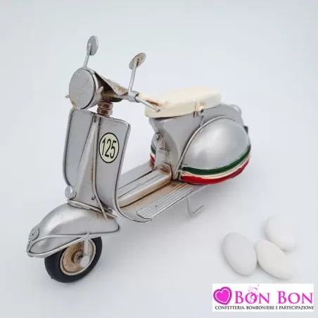 Bomboniera prima comunione vespa in metallo argento - 1