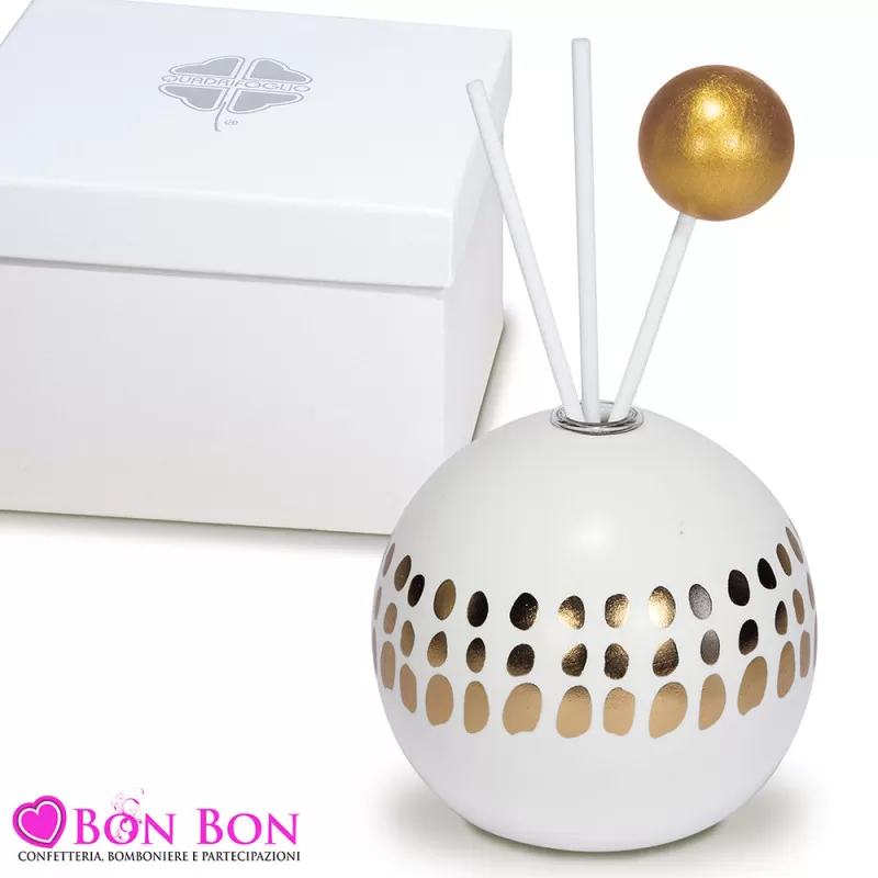 Bomboniera matrimonio solidale profumatore sfera bianca Quadrifoglio - 1