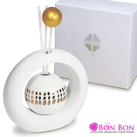 Bomboniera matrimonio solidale profumatore sfera bianca con arco Quadrifoglio - 1