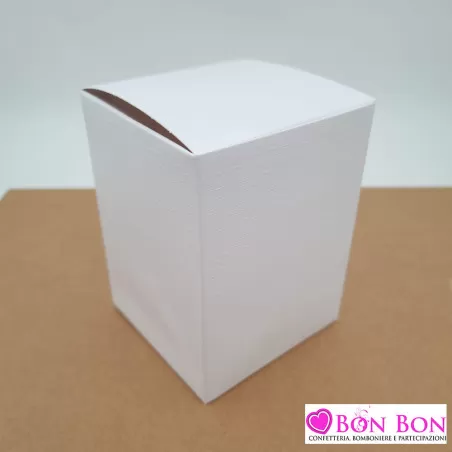 Astuccio per bomboniera in cartoncino panna misura 8x8x11 cm - 1