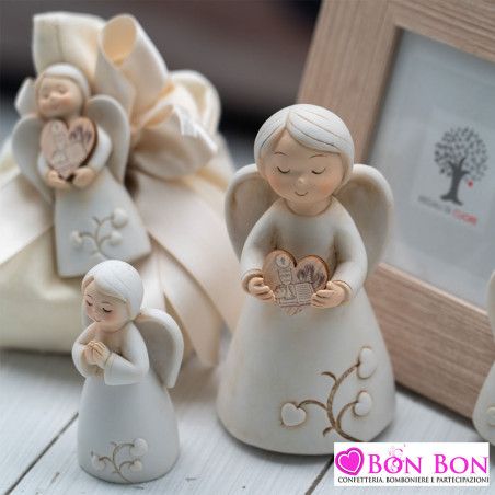 Bomboniera cresima angelo con cuore in mano Regali di cuore - 2
