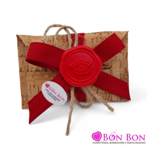 Sacchetti portaconfetti laurea busta lettera in sughero con applicazione ceralacca rossa