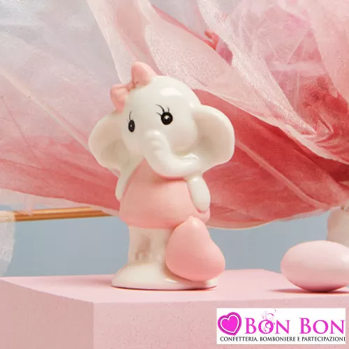 Bomboniera Battesimo Bimba: Elegante Elefantino Rosa in Porcellana con Fiocchetto e Cuore Claraluna - 1