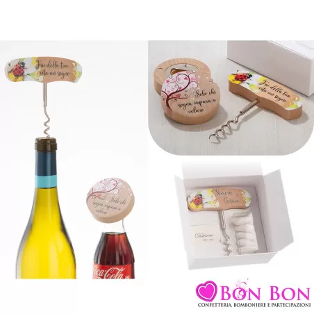 Bomboniere matrimonio utili stile country: cavatappi e apribottiglia in legno con disegno e frase Dolcicose - 2