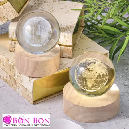 Bomboniera Matrimonio Tema Viaggio Globo in Vetro con Base in Legno e Luce LED Royal Gifts - 3