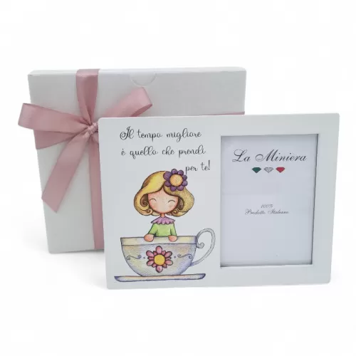 Bomboniera Prima Comunione Linea Mini Mondo – Portafoto Rettangolare Medio con Bimba su Tazza La Miniera - 1