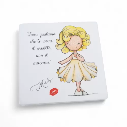 Bomboniera Prima Comunione Linea Miti e Leggende – Calamita Quadrata in Legno con Marilyn Monroe La Miniera - 1