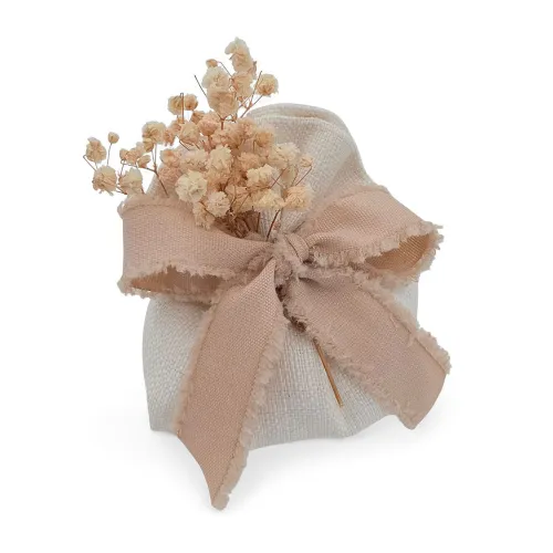 Sacchetto bomboniera matrimonio fagotto con gipsofila – tessuto wash avorio e fiocco beige sfrangiato Liete Creazioni - 1