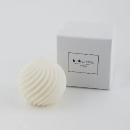 Bomboniera matrimonio candela sfera bianca con scanalature ondulate Margot - 1