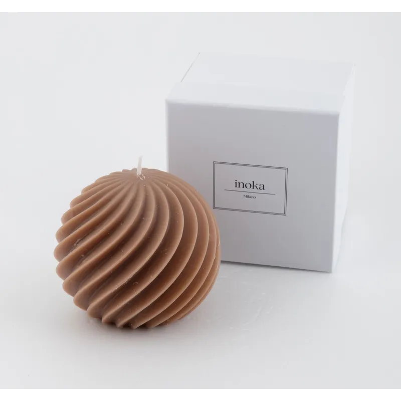 Bomboniera matrimonio candela sfera grande beige con scanalature ondulate Margot - 1